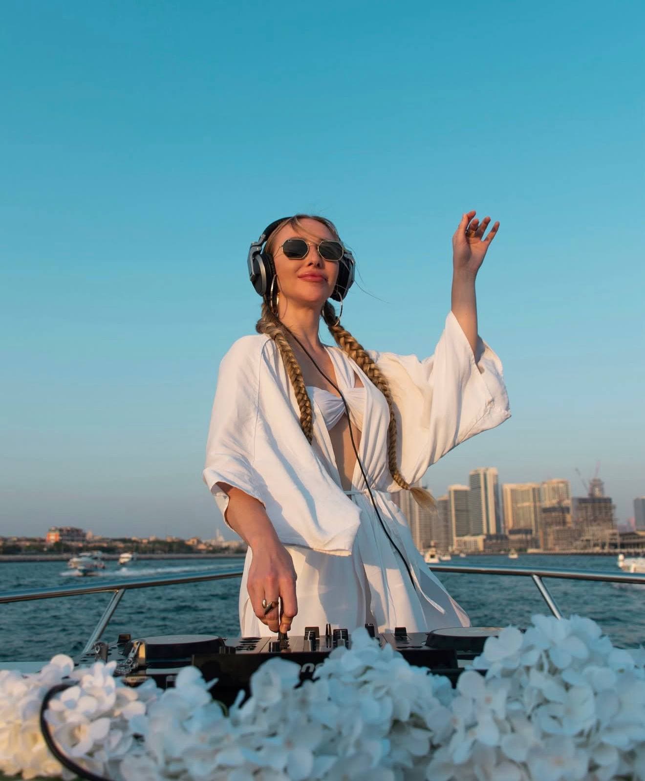 DJ Alena Me